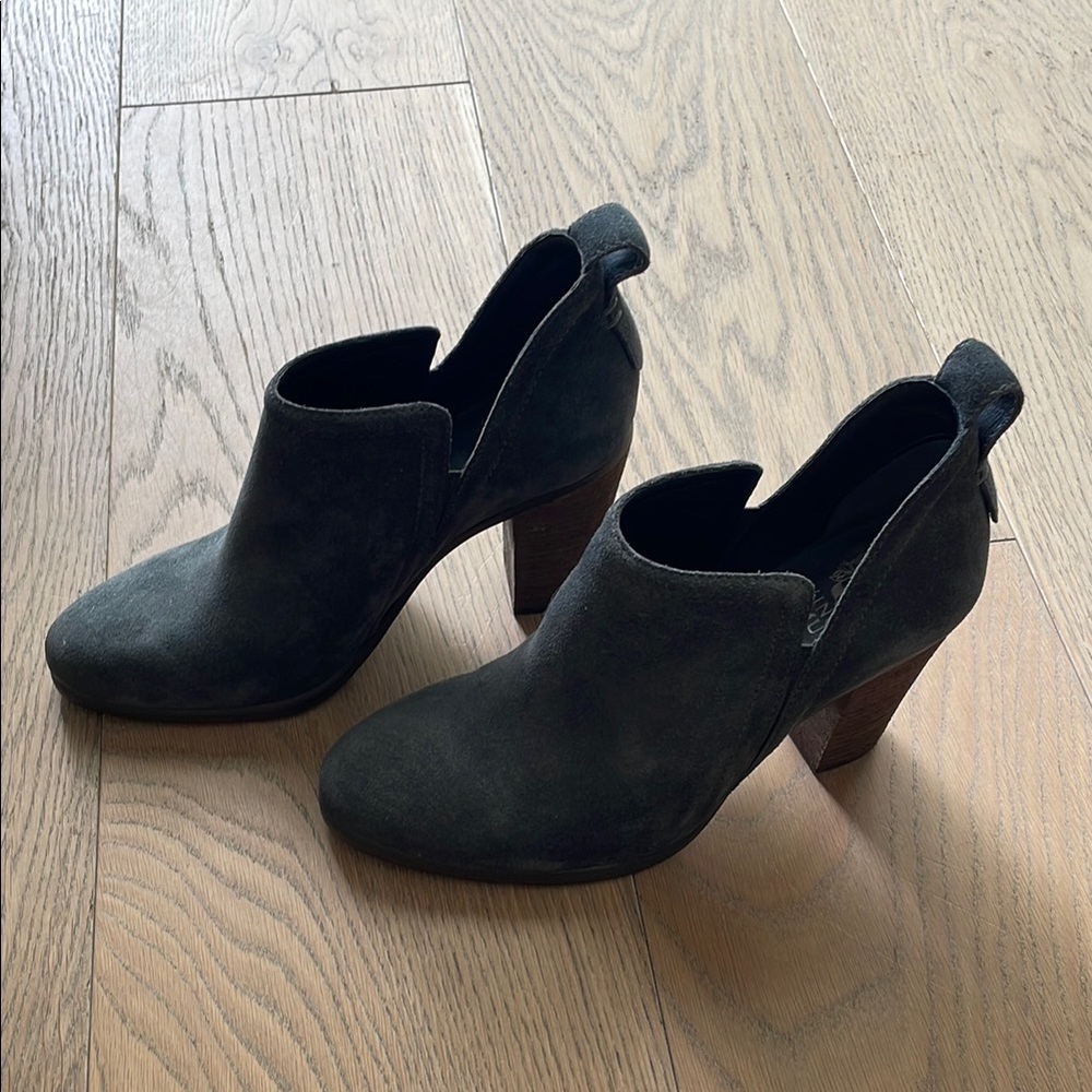 Vince Black Heeled Boots Suede Dark grey  7.5